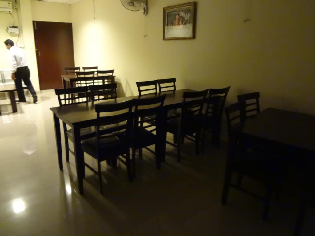 Hotel Siam International Дели Экстерьер фото