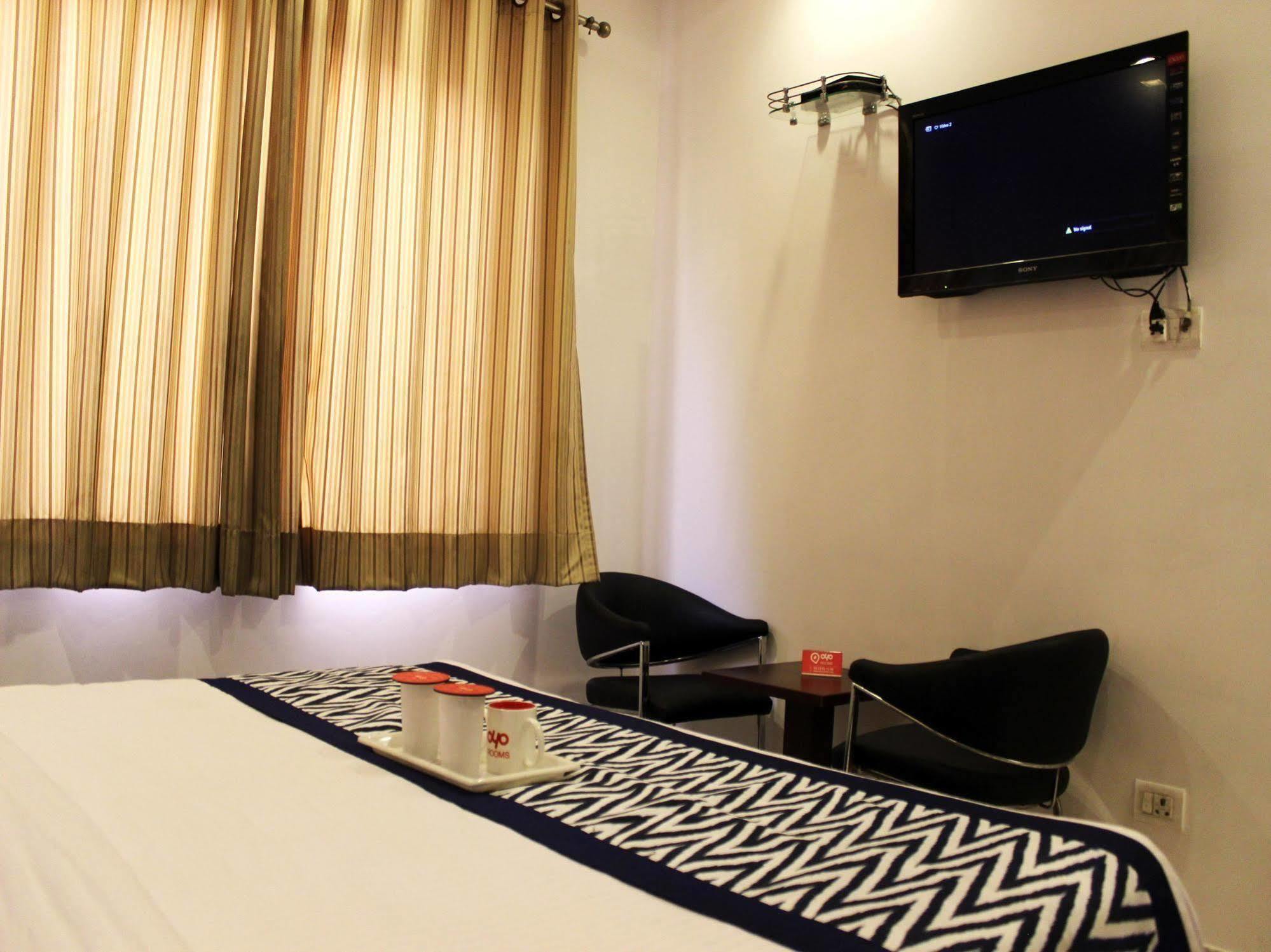 Hotel Siam International Дели Экстерьер фото